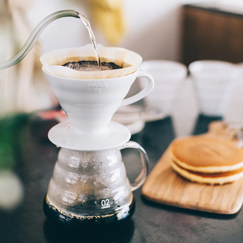 Hario V60 02 Kaffee Handfilter aus Keramik für 1-4 Tassen, weiß