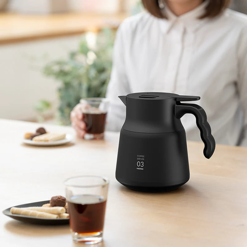 Hario V60 PLUS Kaffeekanne – Pour Over Server mit Deckel, Edelstahl, schwarz