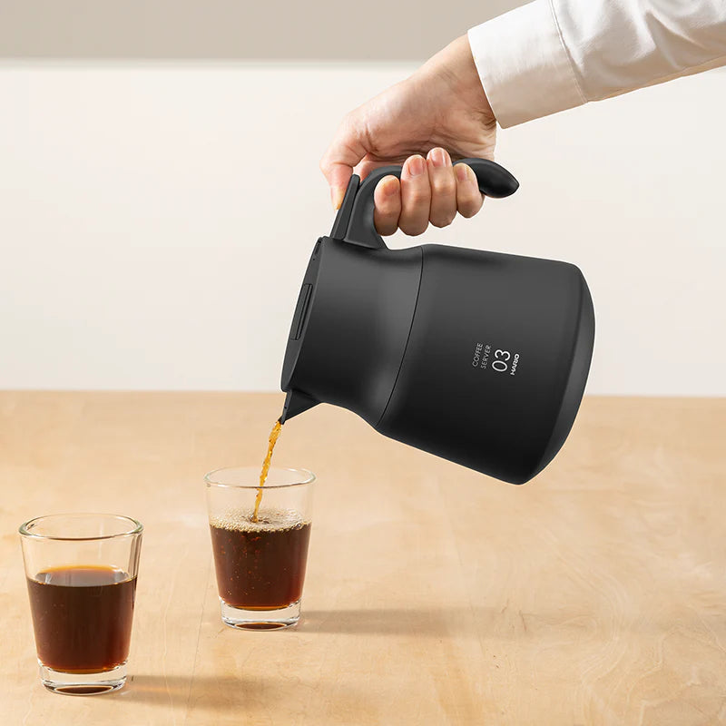 Hario V60 PLUS Kaffeekanne – Pour Over Server mit Deckel, Edelstahl, schwarz