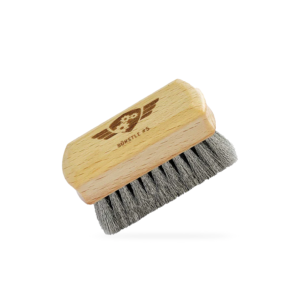 Edelstahlbürste zum reinigen von Edelstahl Kegelmahlwerke einer manuellen Kaffeemühle