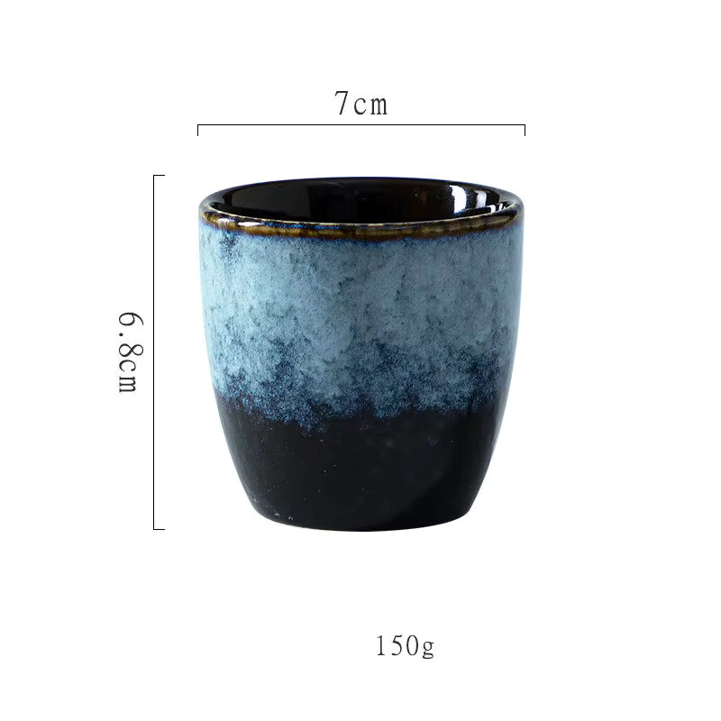 japanische Keramik-Kaffeetasse, 150ml, mehrfarbig hellblau mit Verlauf, glänzend, mit leichten Vertiefungen für die Finger und für angenehme Haptik