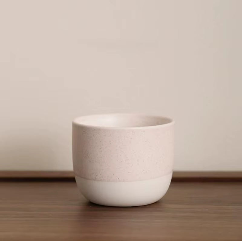 Keramik-Kaffeetasse, japanischer Keramikstil, hell mit farblichem Rand rosa, Volumen: 150ml, ohne Griff